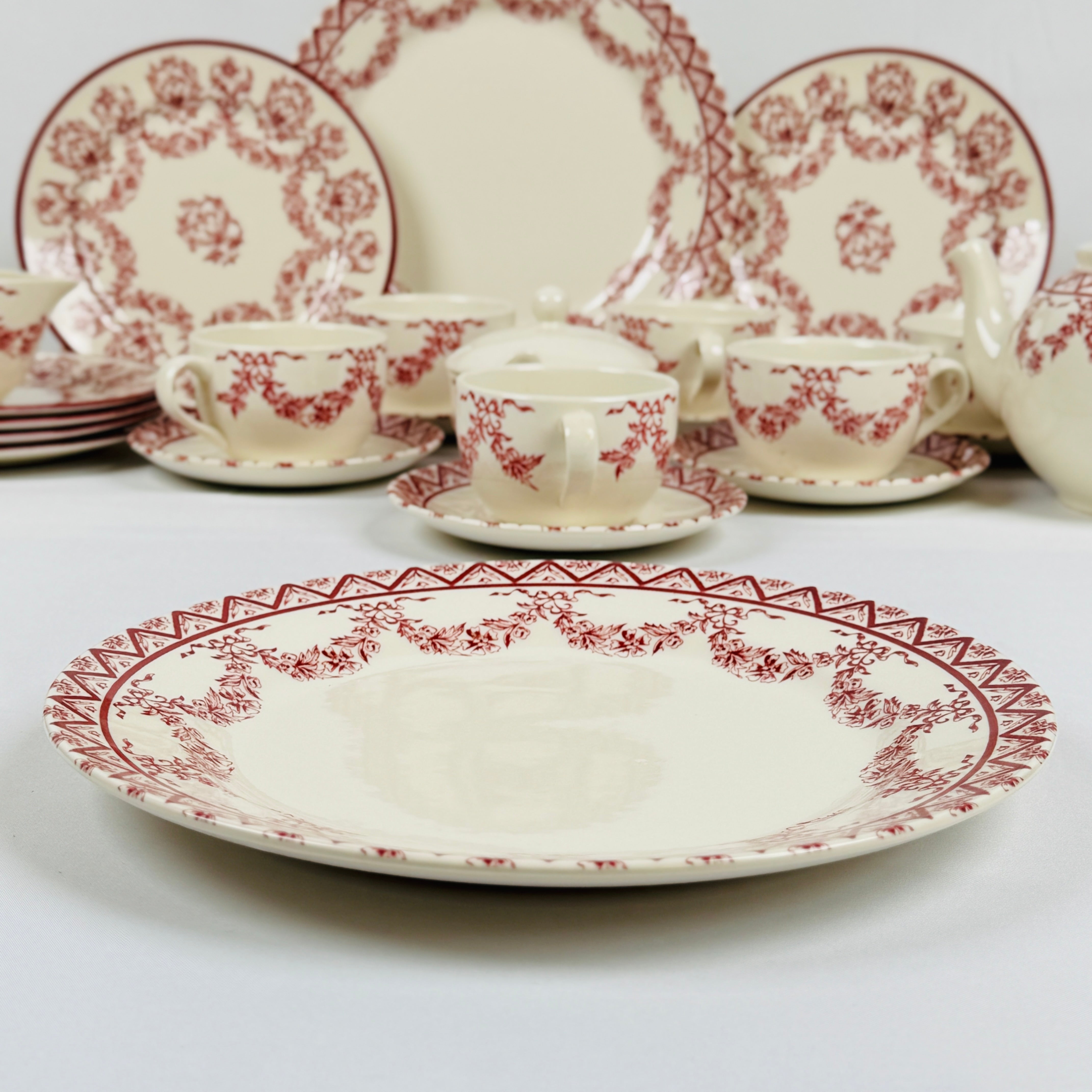 Lagny pink Dinner Set - Claytan