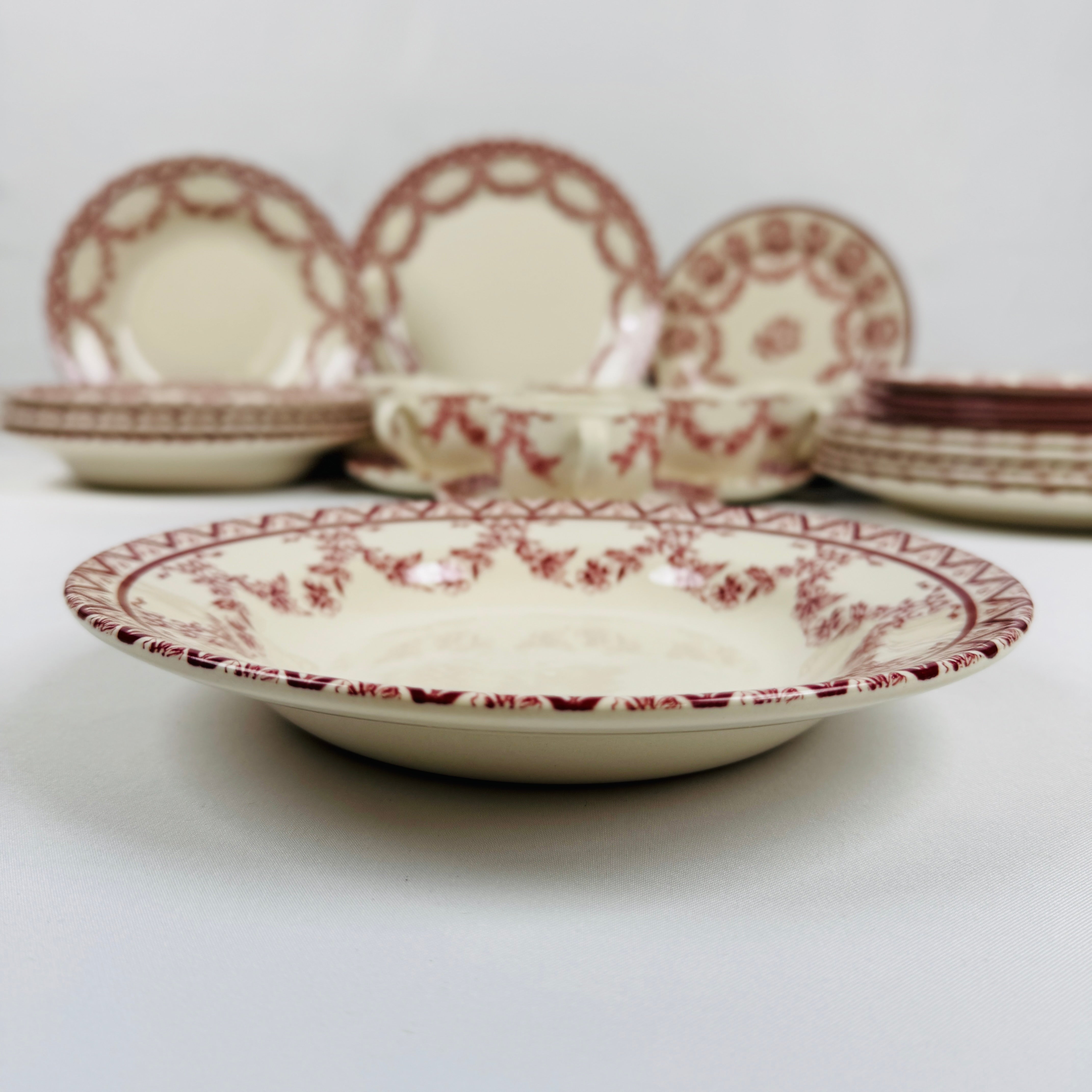Lagny pink Dinner Set - Claytan