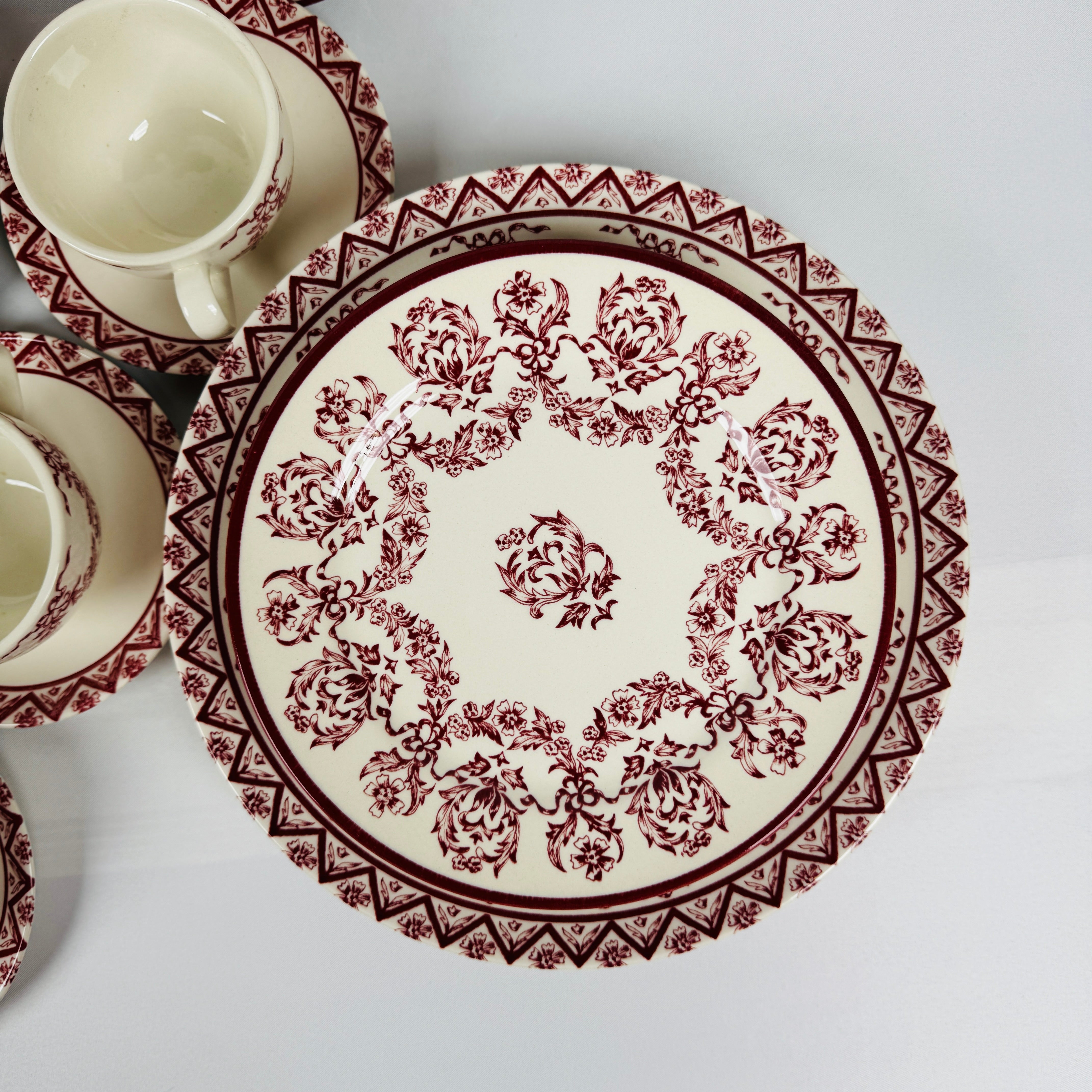 Lagny pink Dinner Set - Claytan