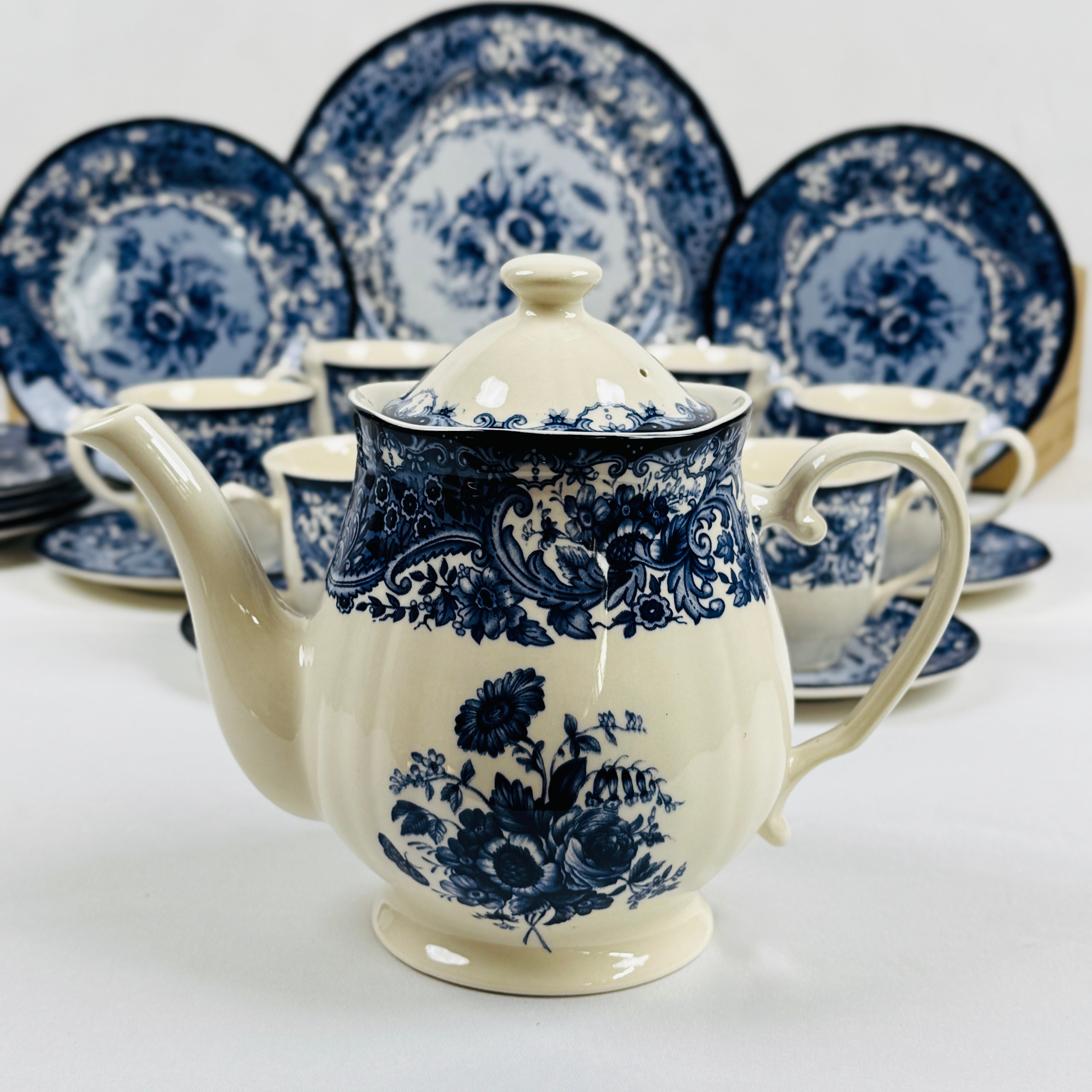 Divine Dark Blue Dinner Set - Claytan