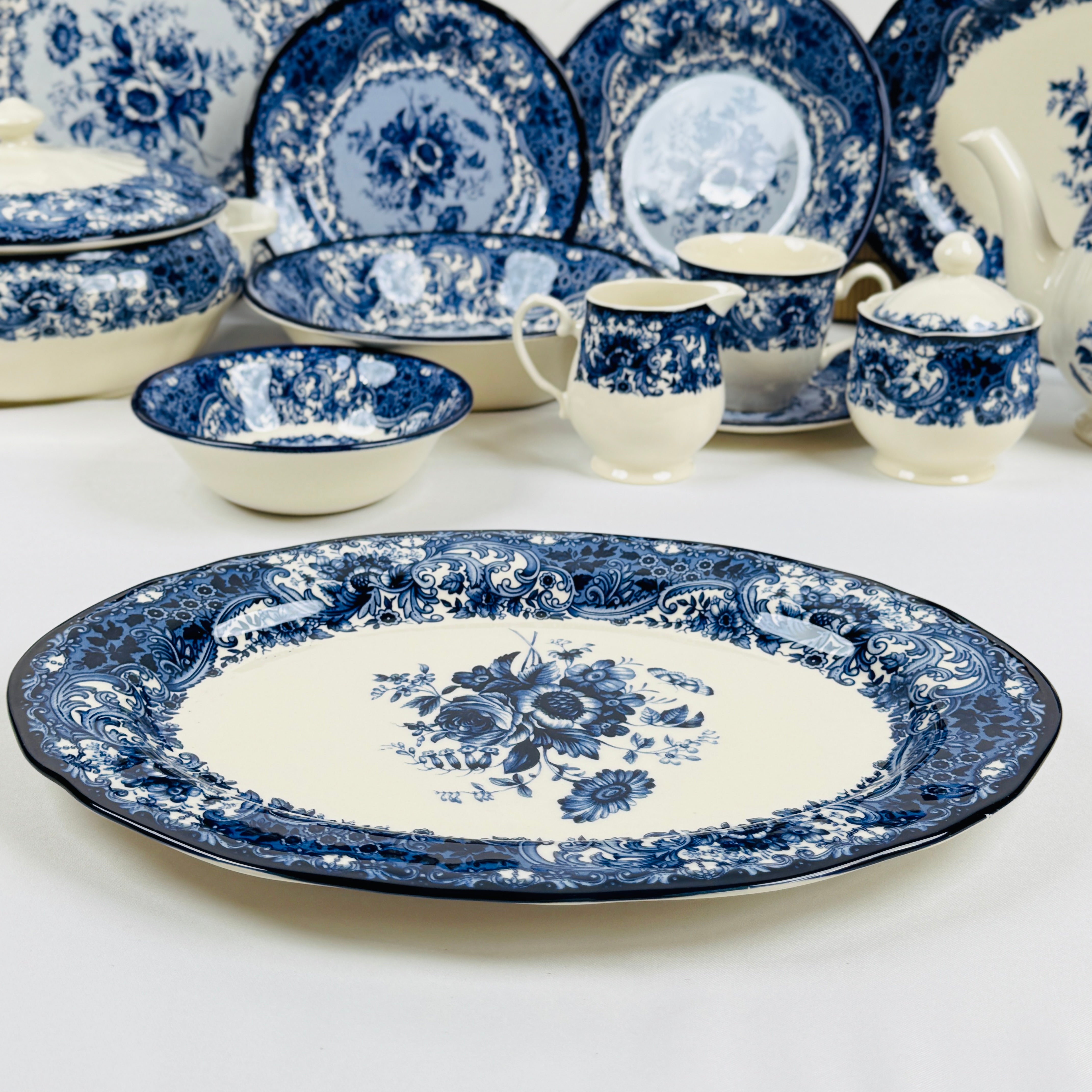 Divine Dark Blue Dinner Set - Claytan