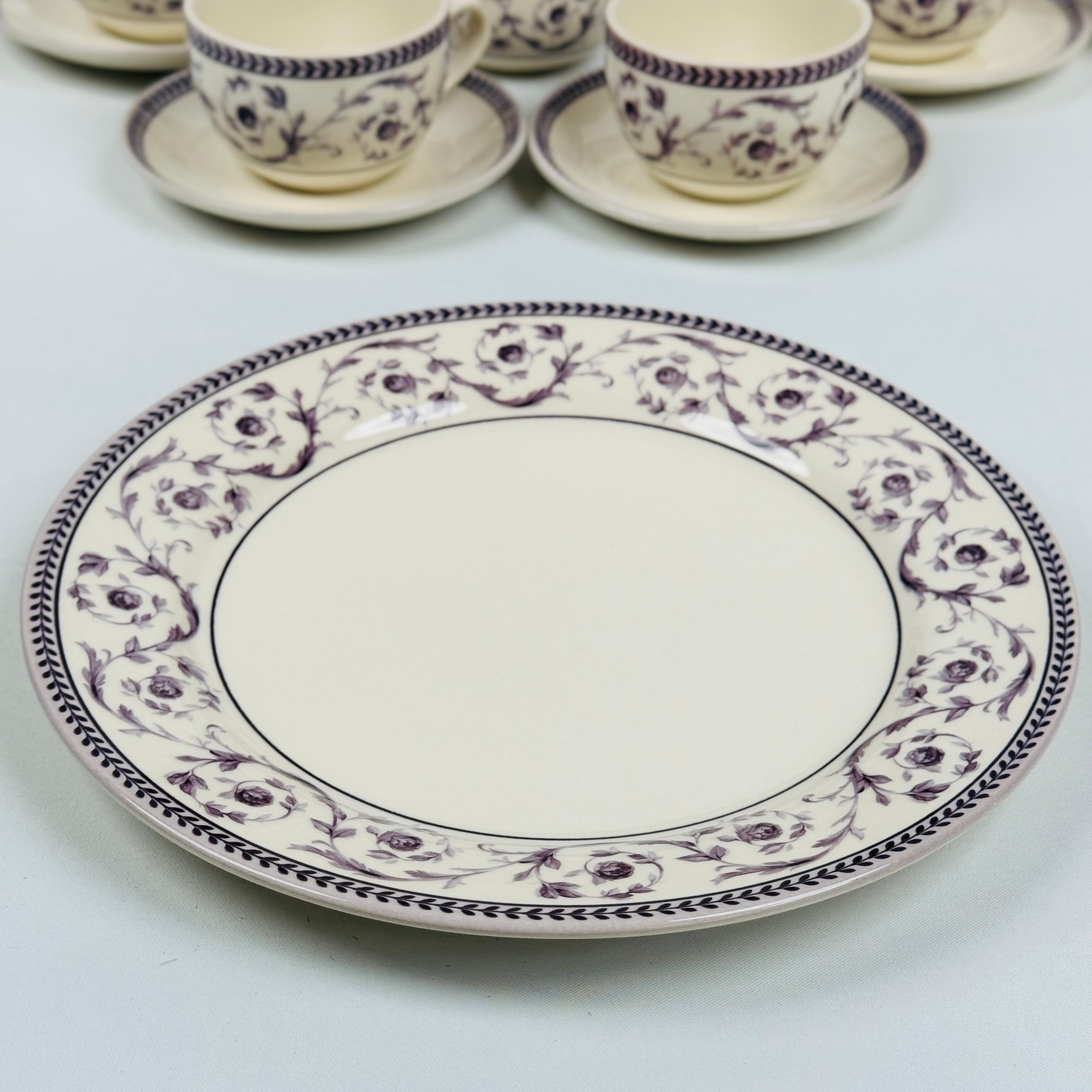 Callista Purple Dinner Set - Claytan