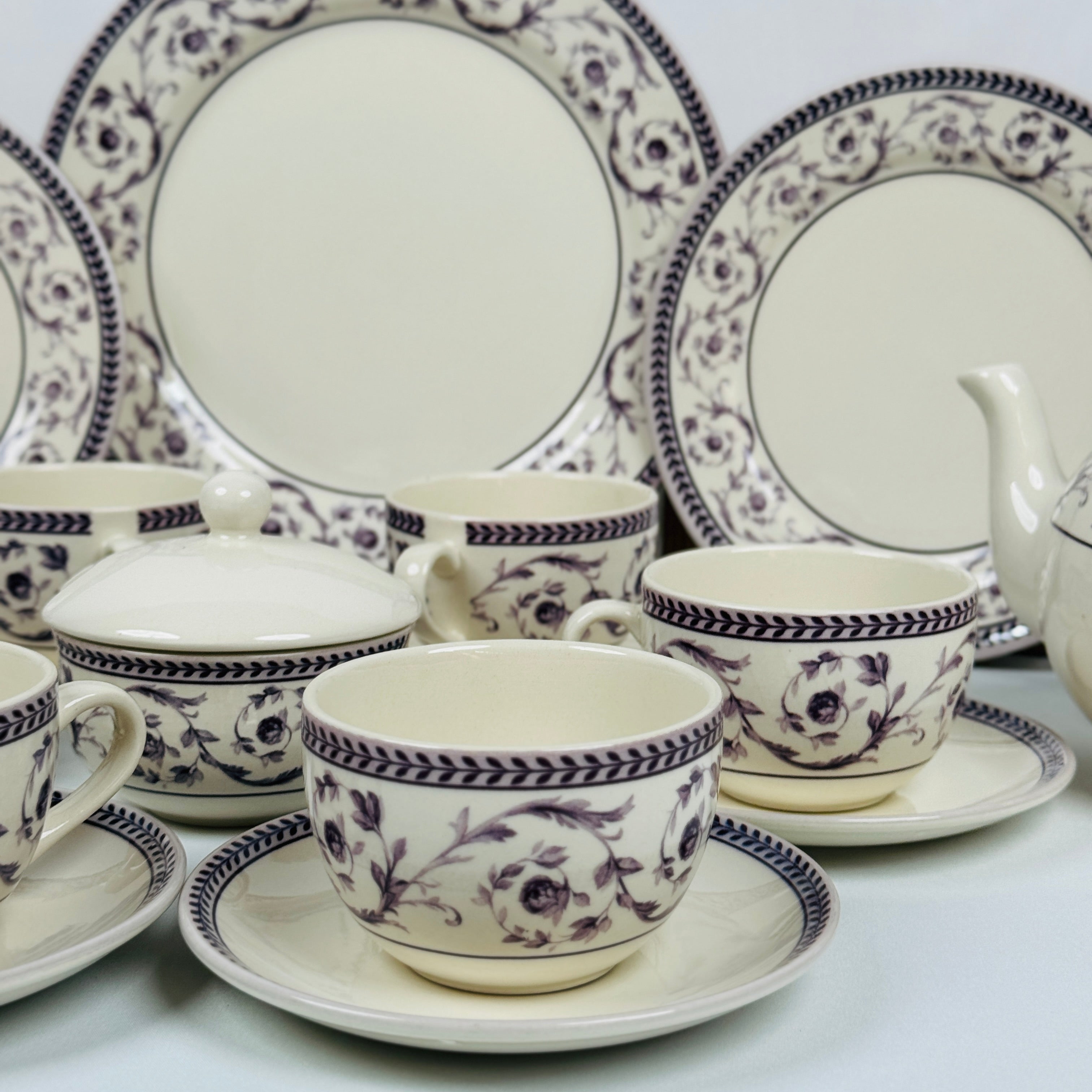 Callista Purple Dinner Set - Claytan