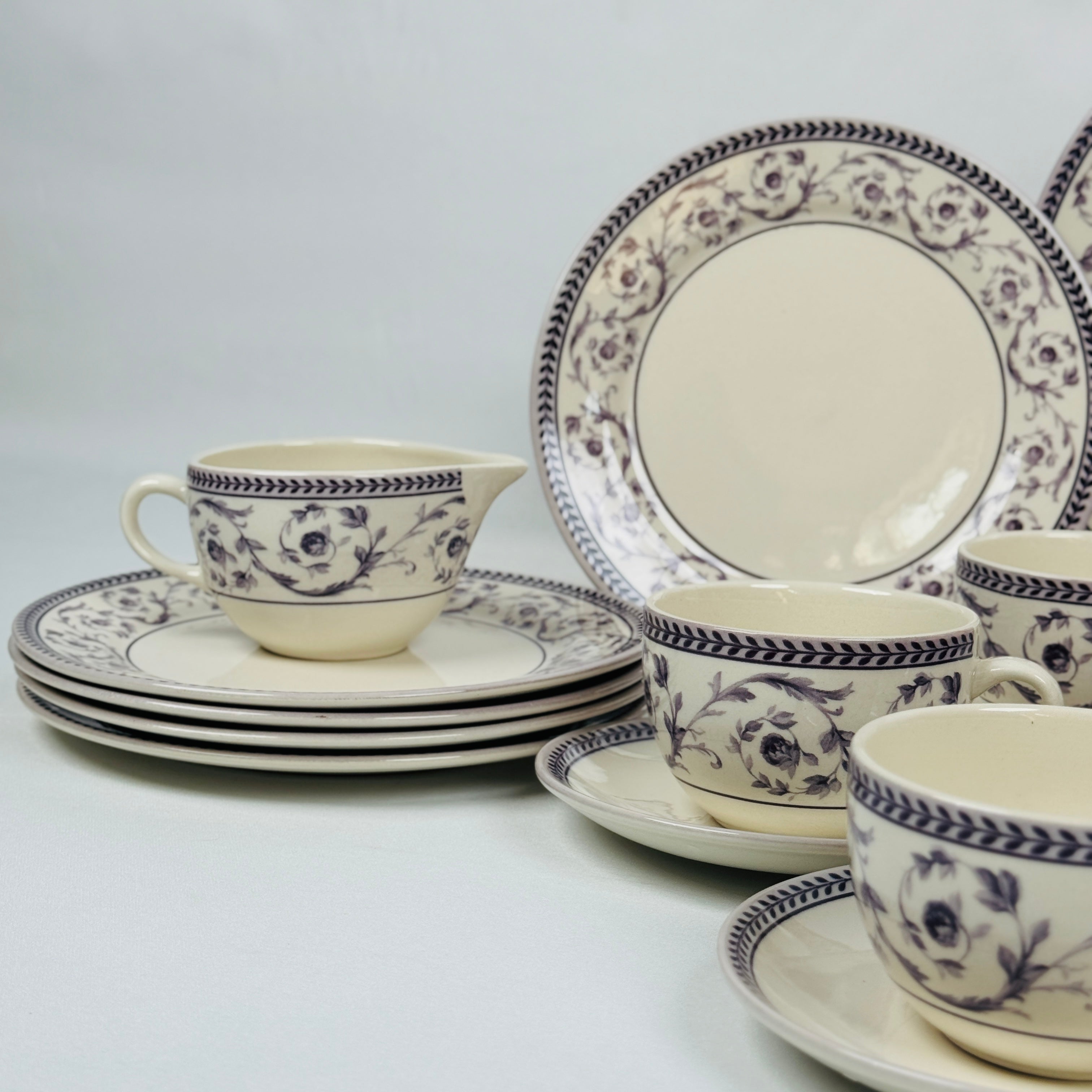Callista Purple Dinner Set - Claytan