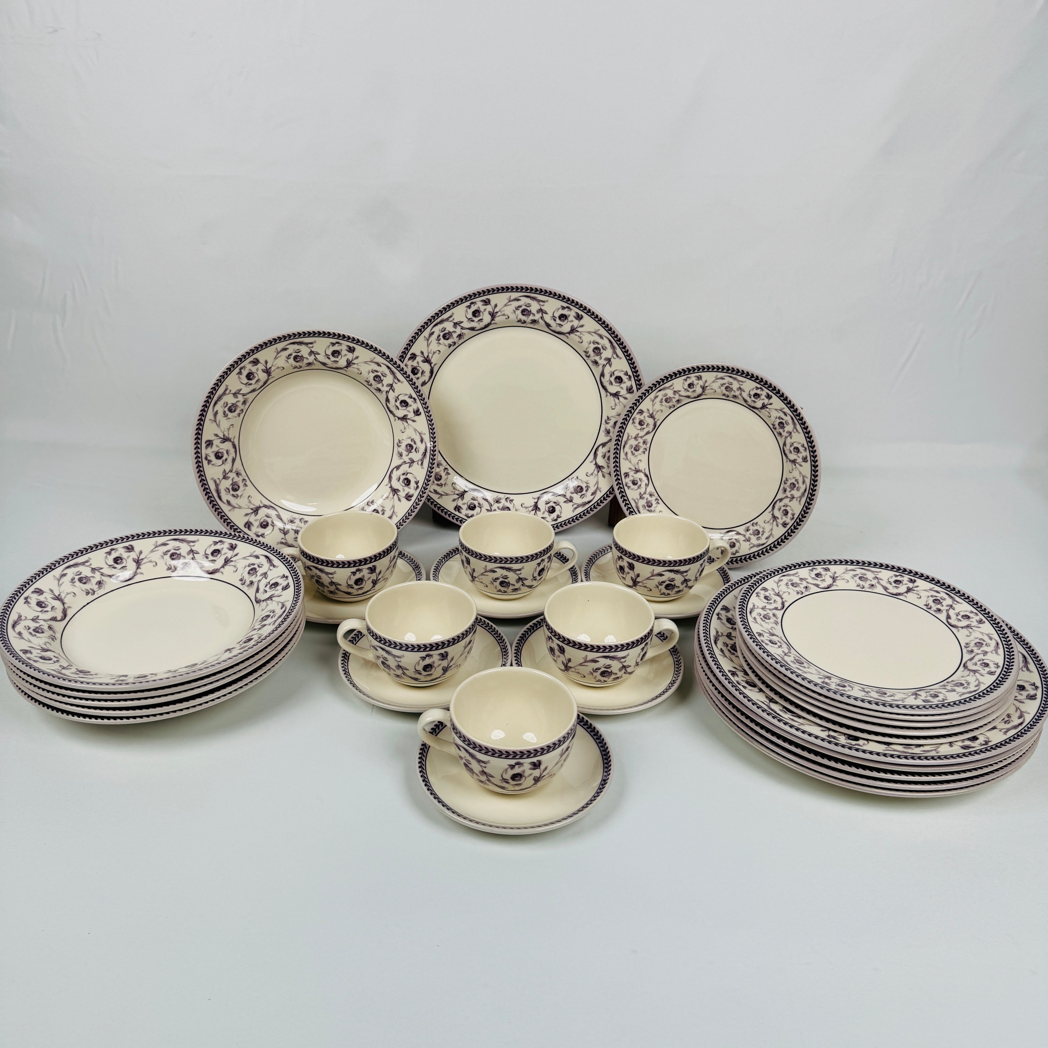 Callista Purple Dinner Set - Claytan