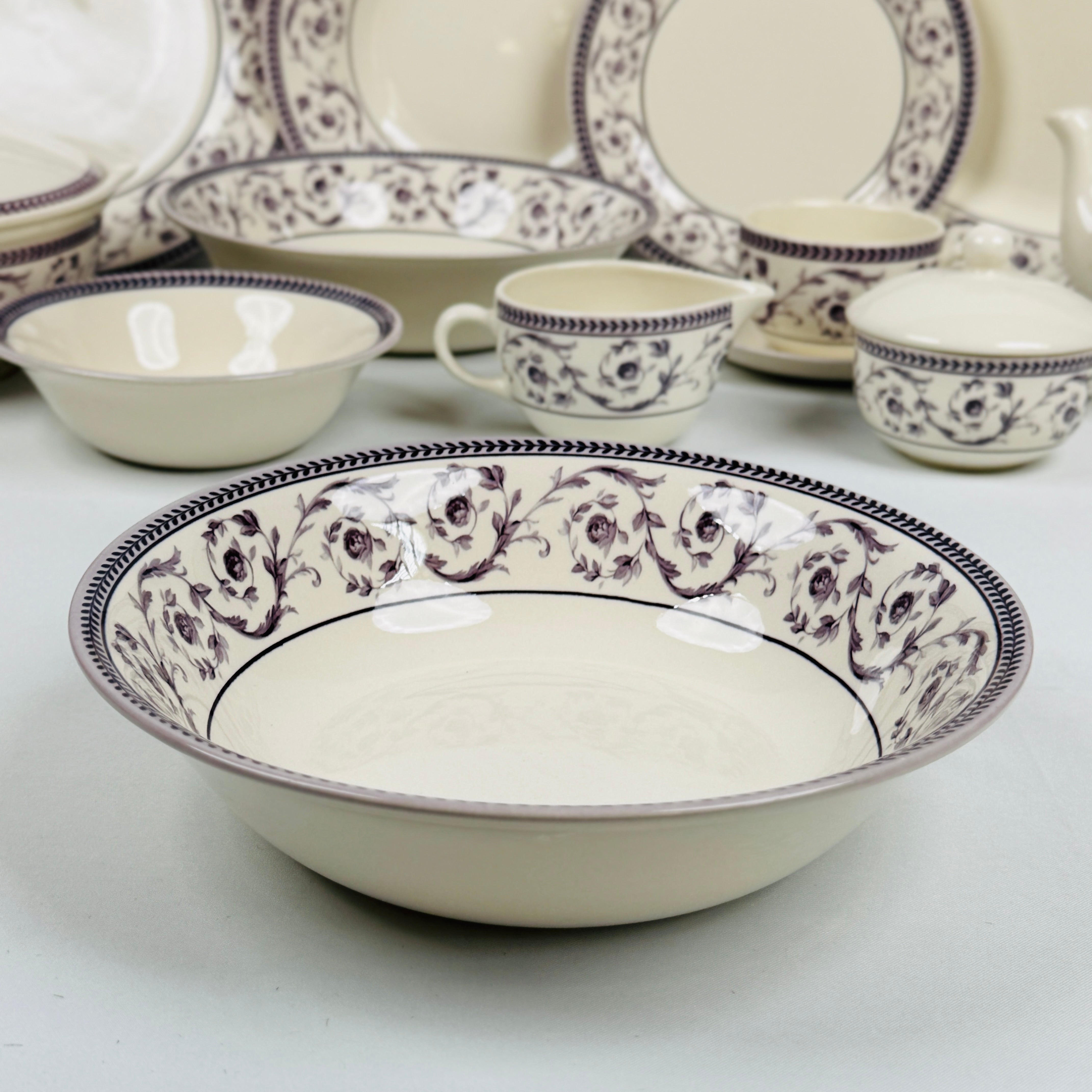 Callista Purple Dinner Set - Claytan