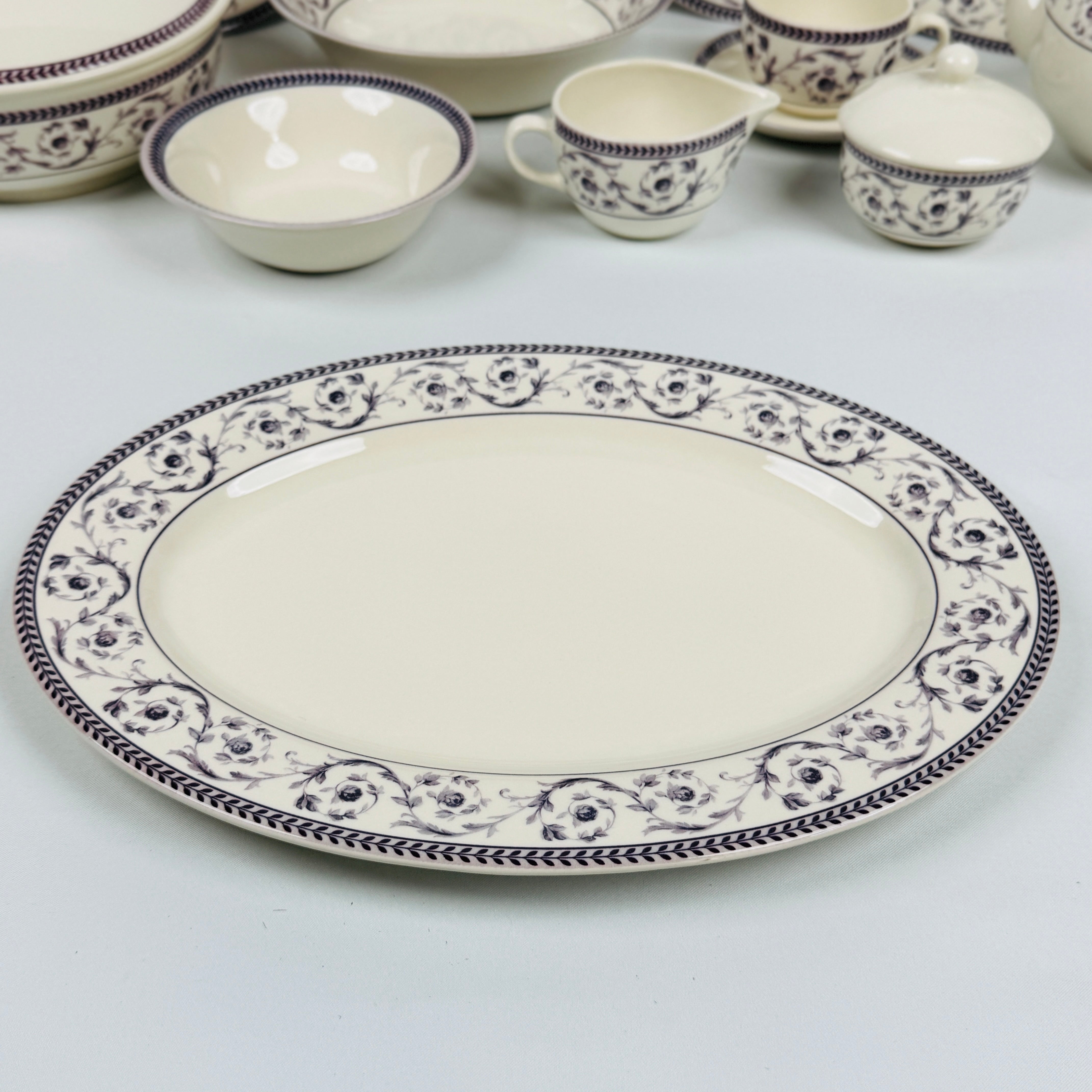 Callista Purple Dinner Set - Claytan