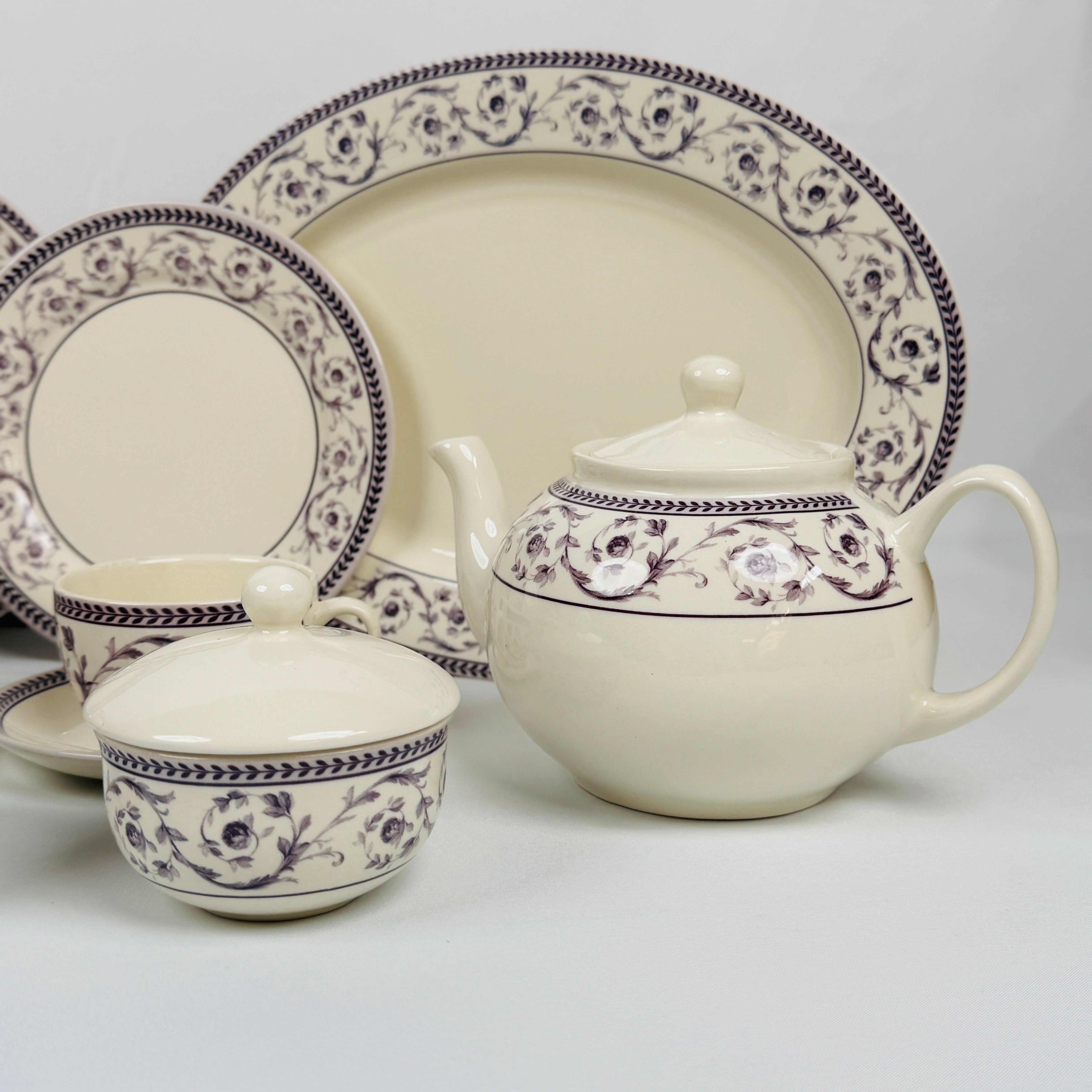 Callista Purple Dinner Set - Claytan