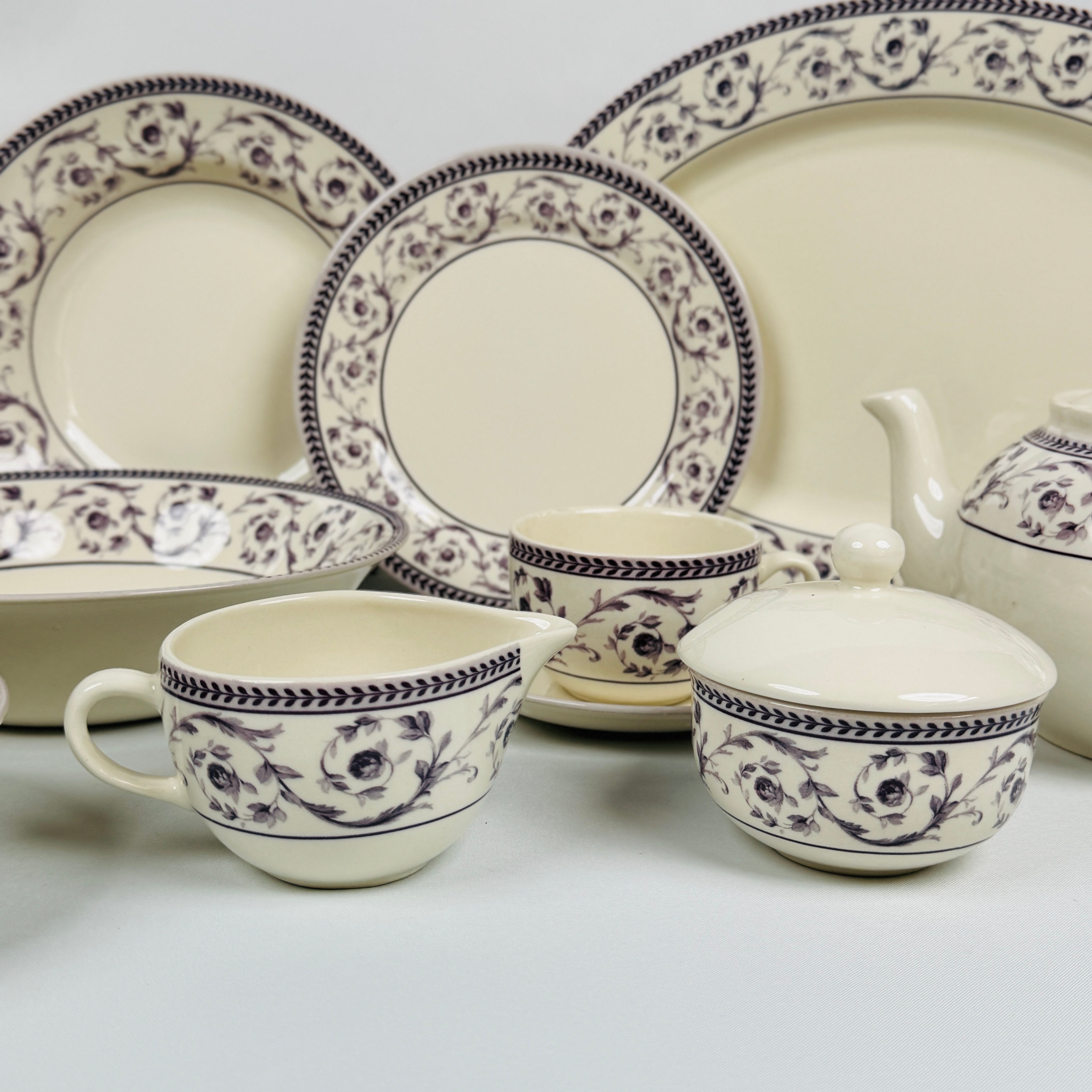 Callista Purple Dinner Set - Claytan