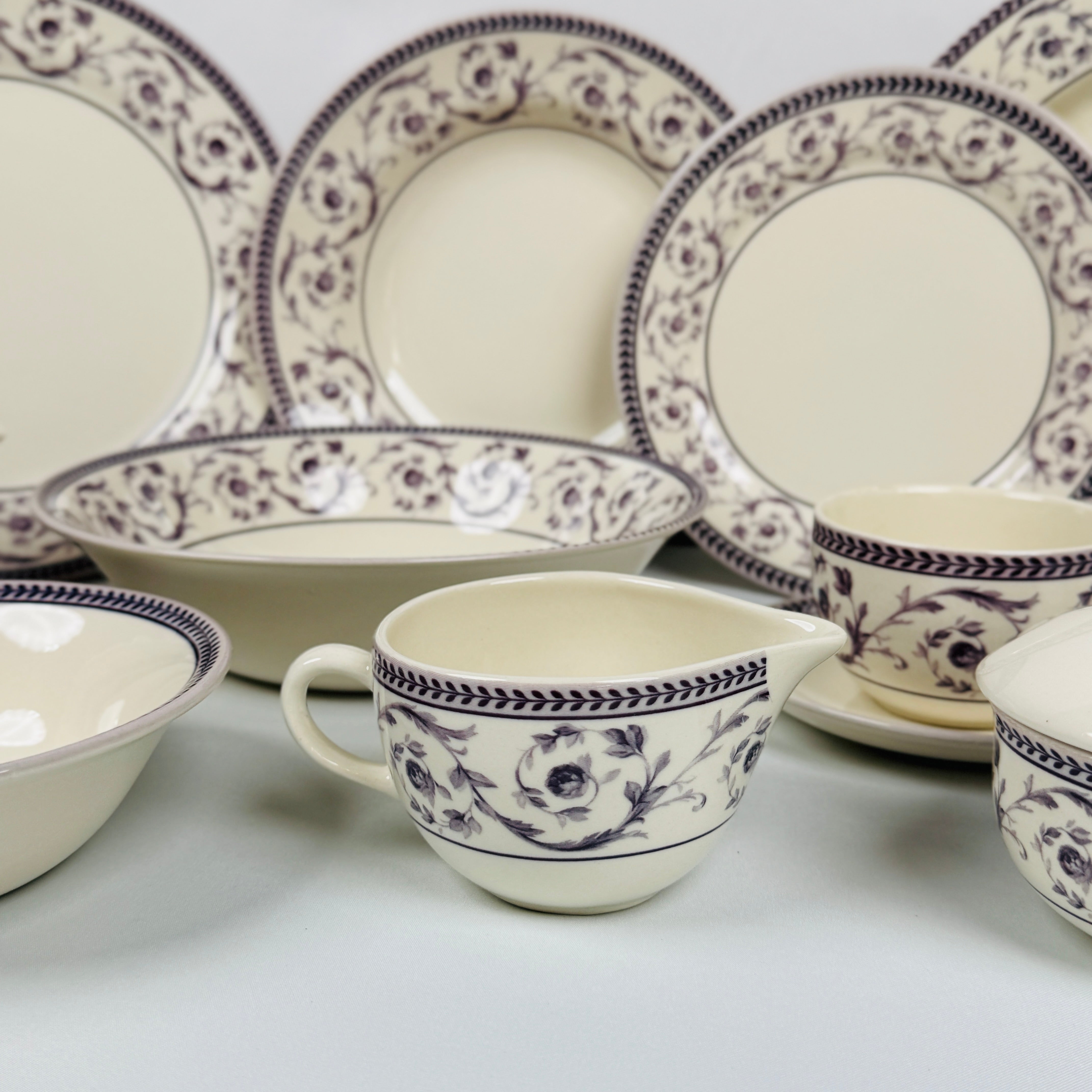 Callista Purple Dinner Set - Claytan