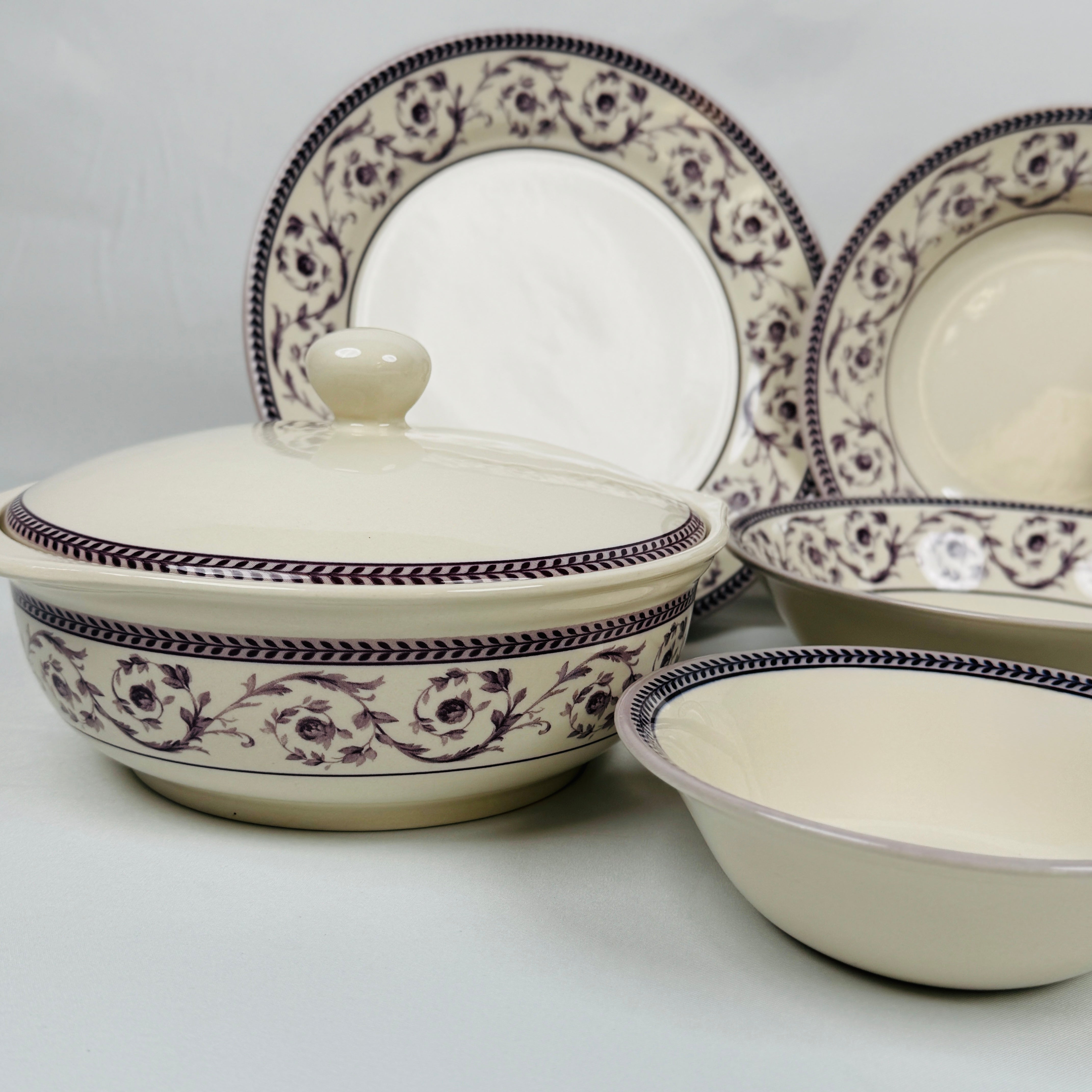 Callista Purple Dinner Set - Claytan