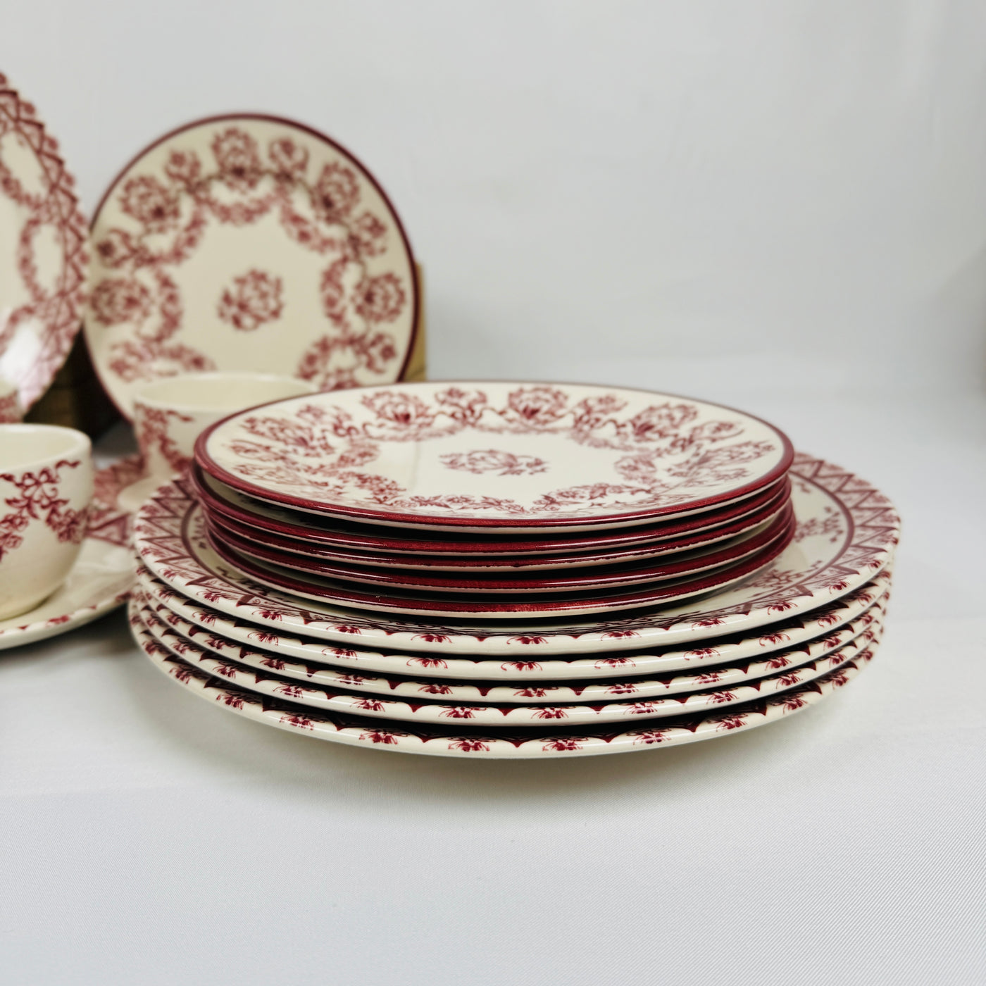 Lagny pink Dinner Set - Claytan