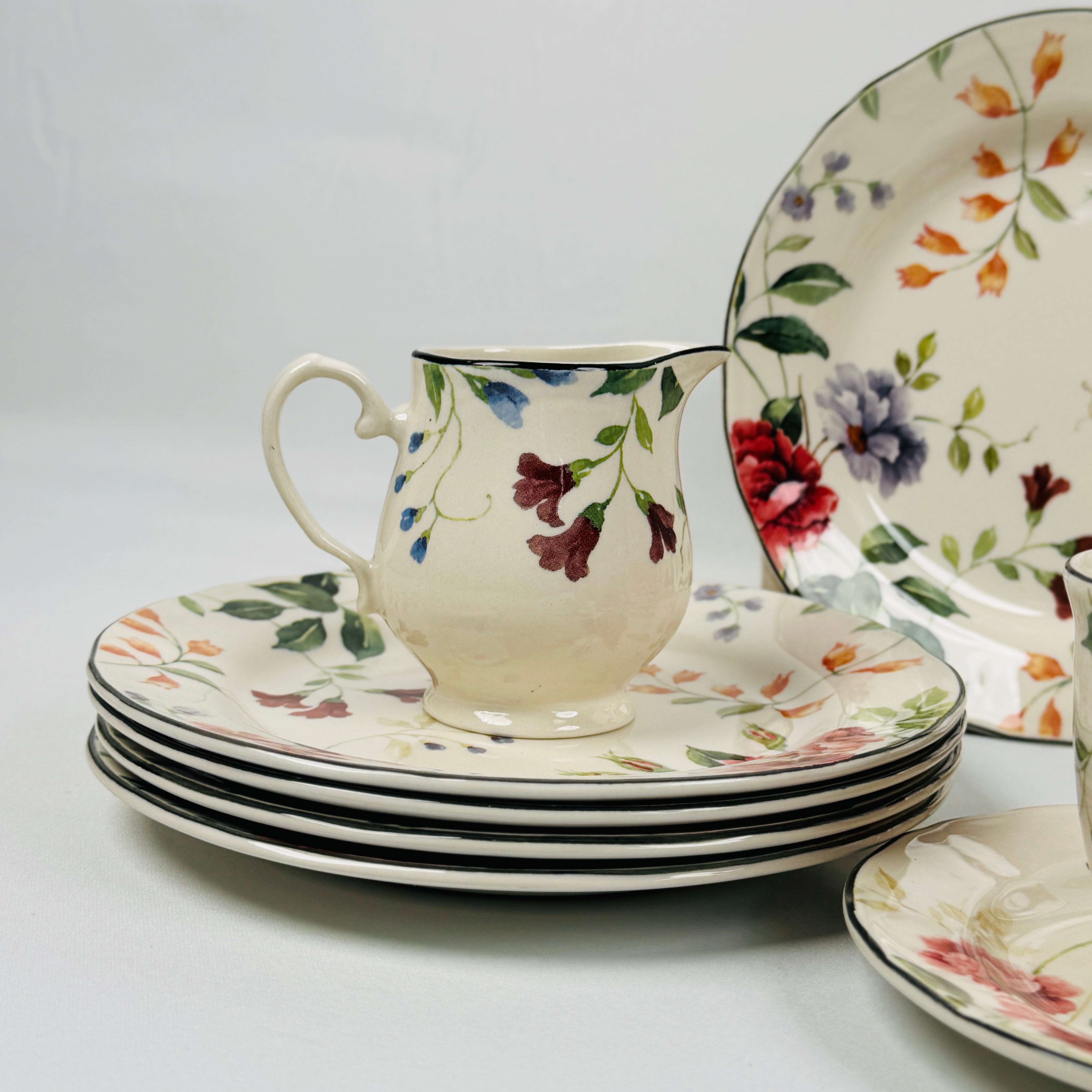 Priscilla With Banding Dinner Set- Claytan