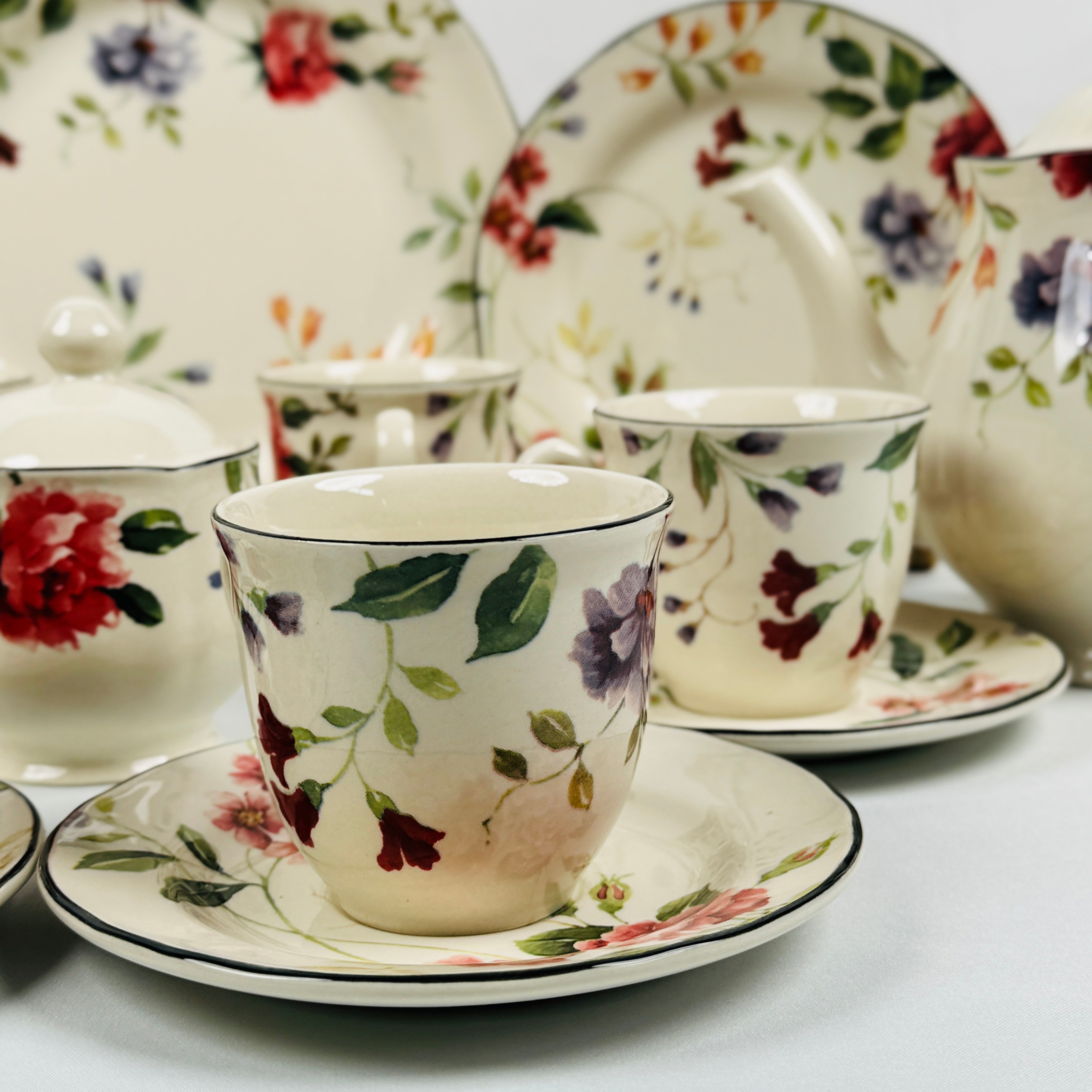 Priscilla With Banding Dinner Set- Claytan