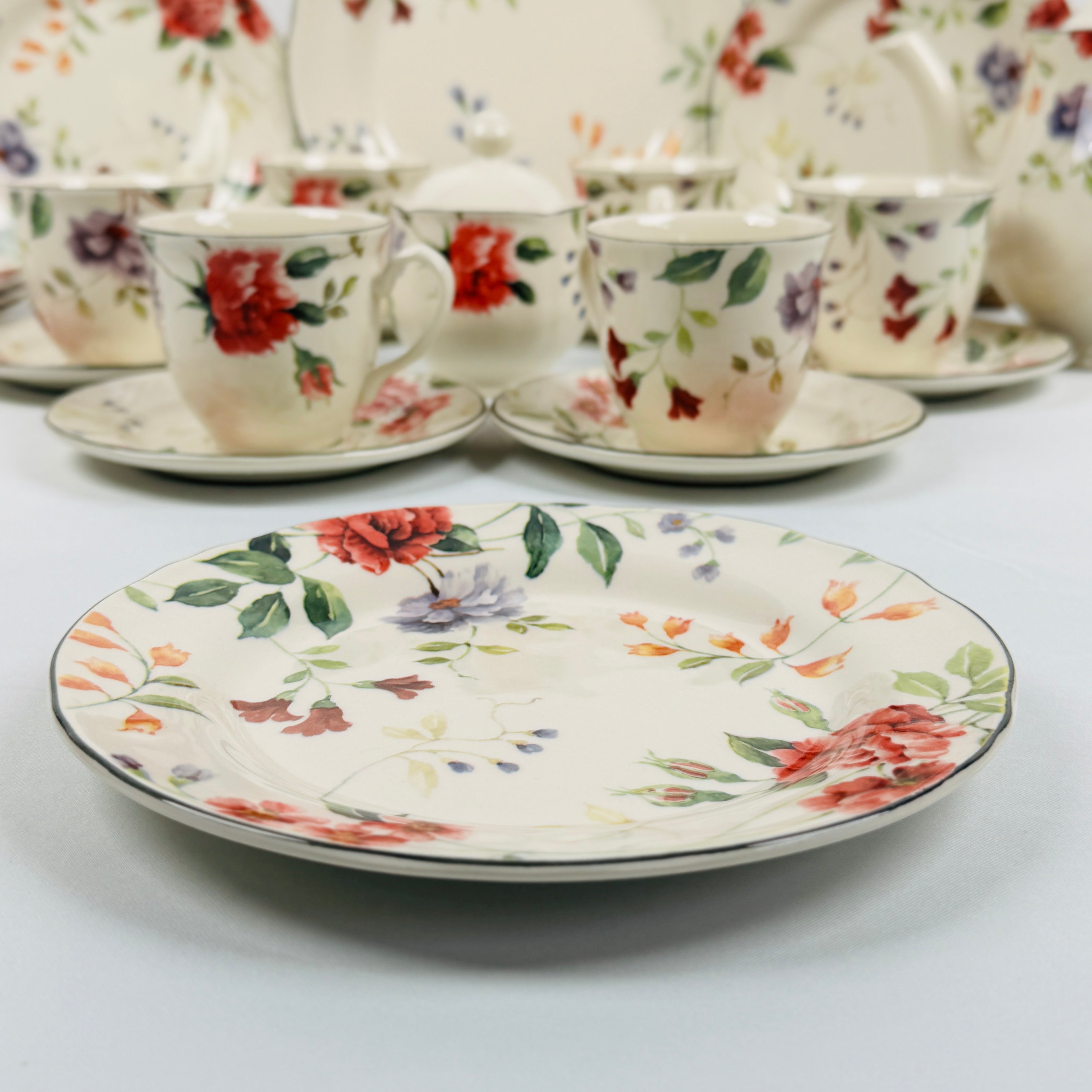 Priscilla With Banding Dinner Set- Claytan