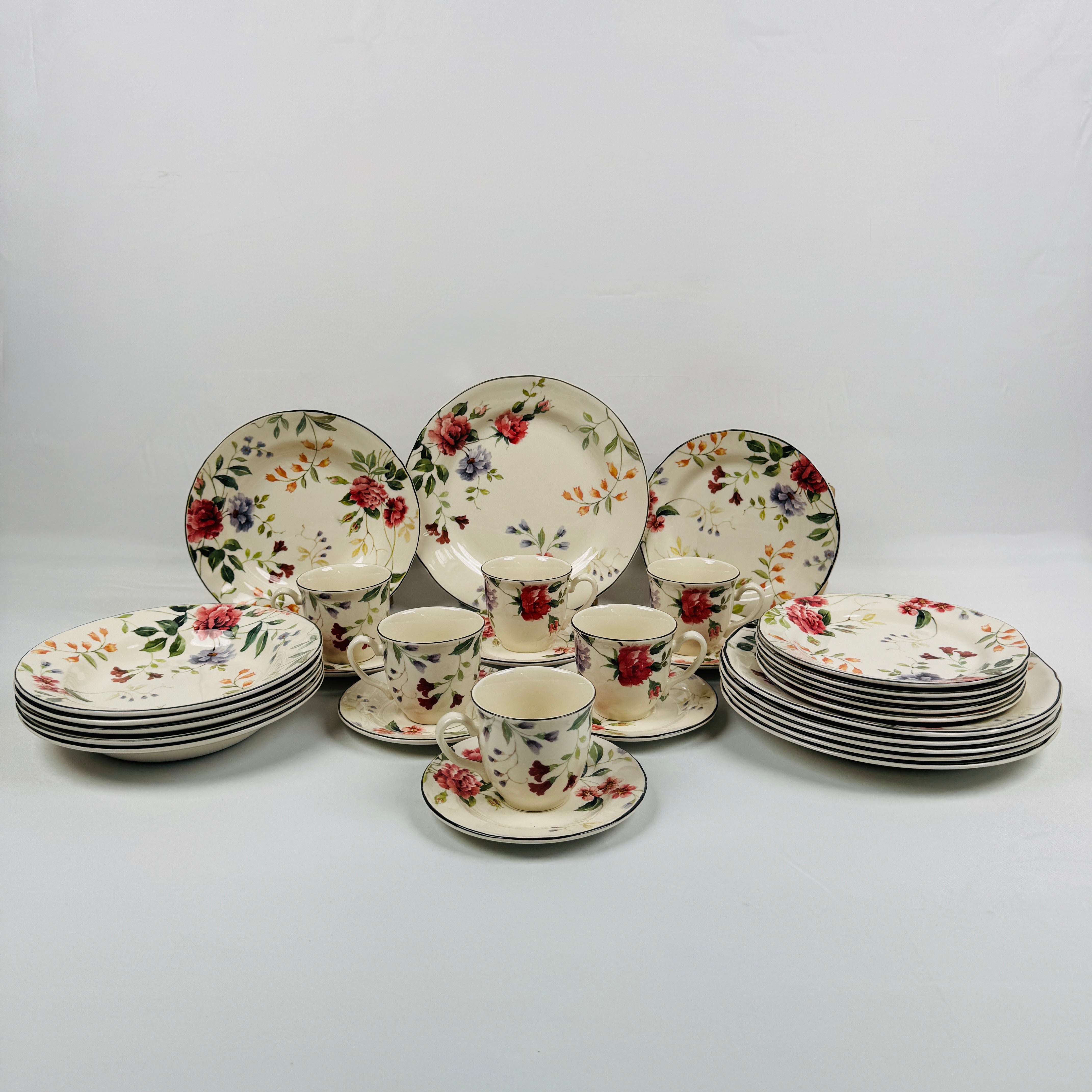 Priscilla With Banding Dinner Set- Claytan