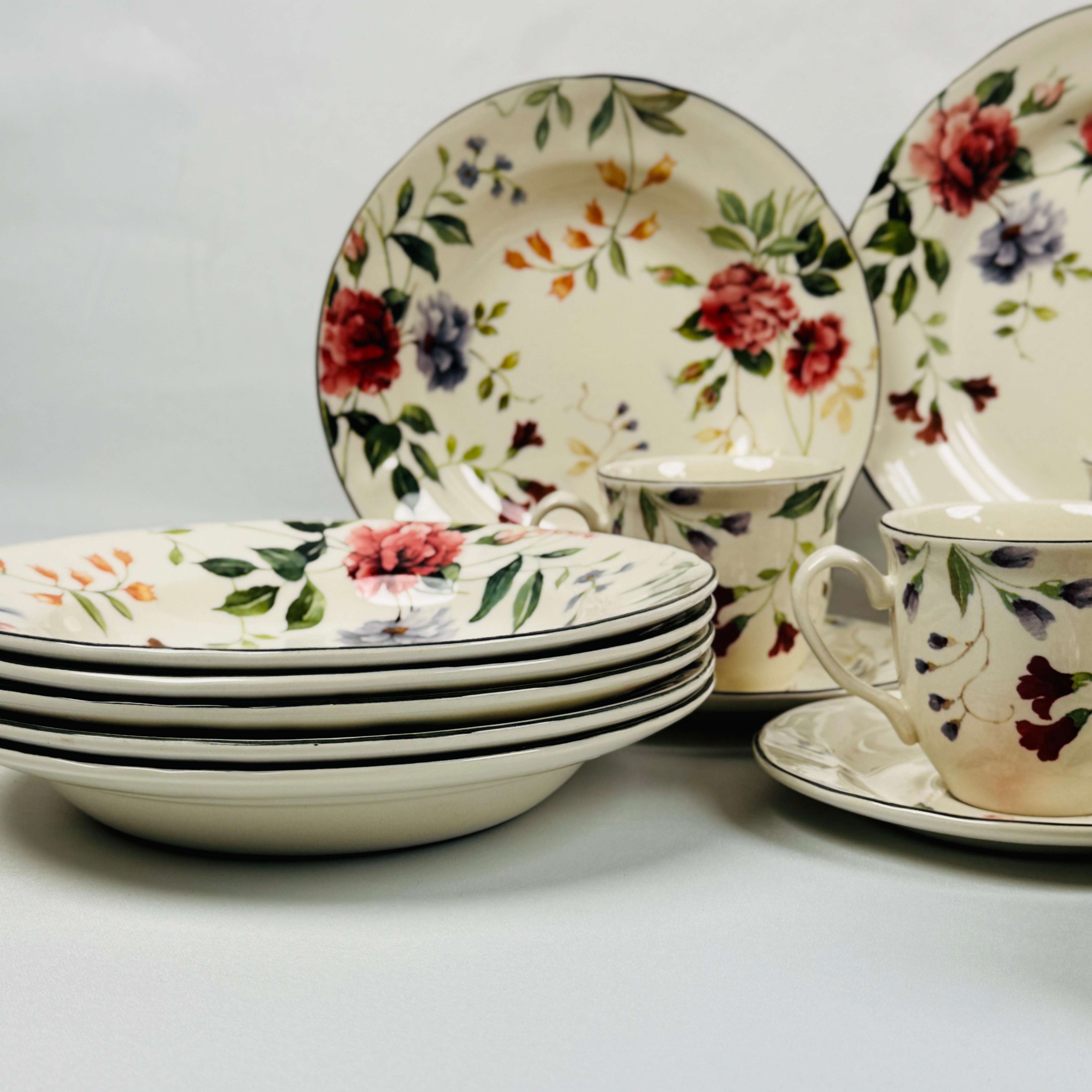 Priscilla With Banding Dinner Set- Claytan