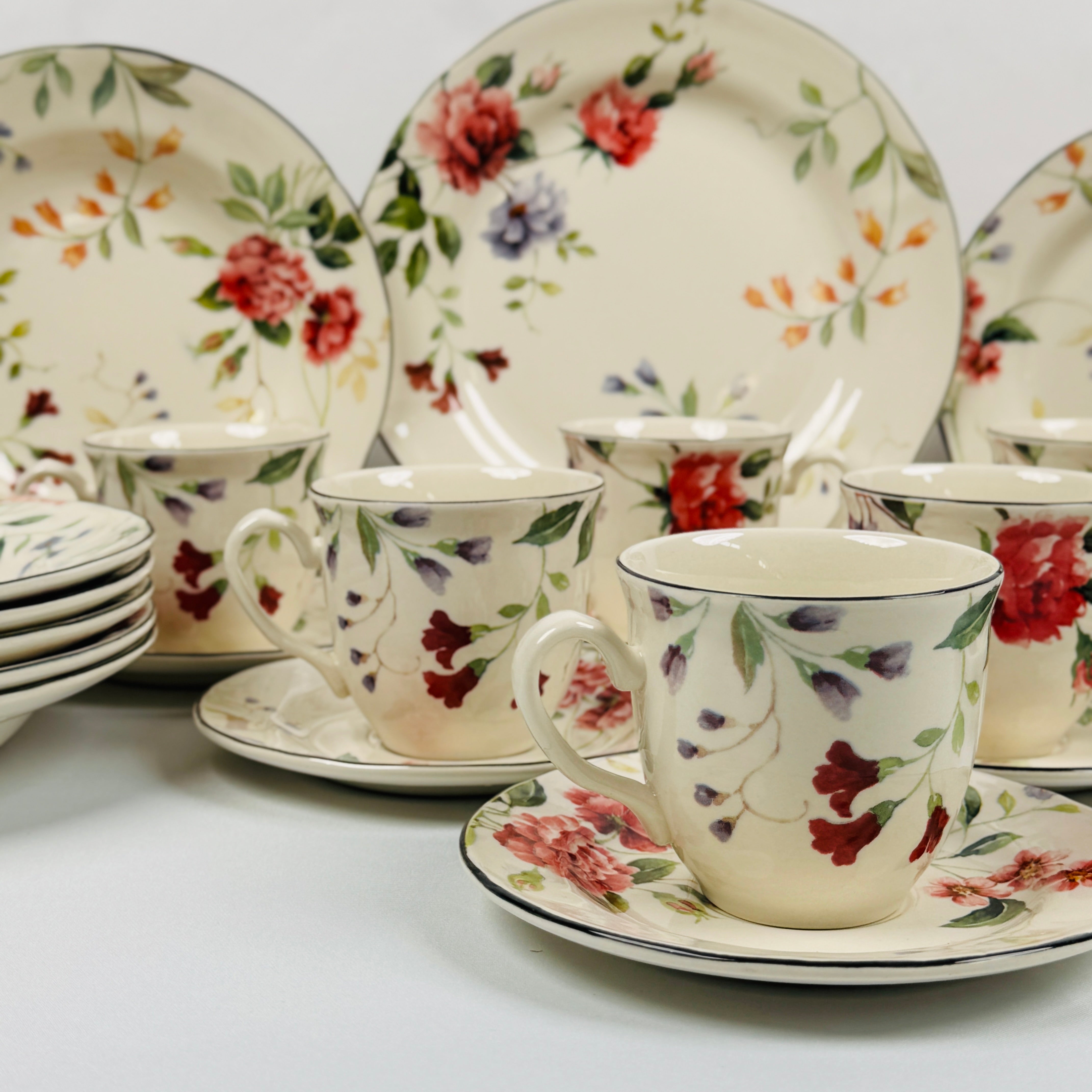 Priscilla With Banding Dinner Set- Claytan
