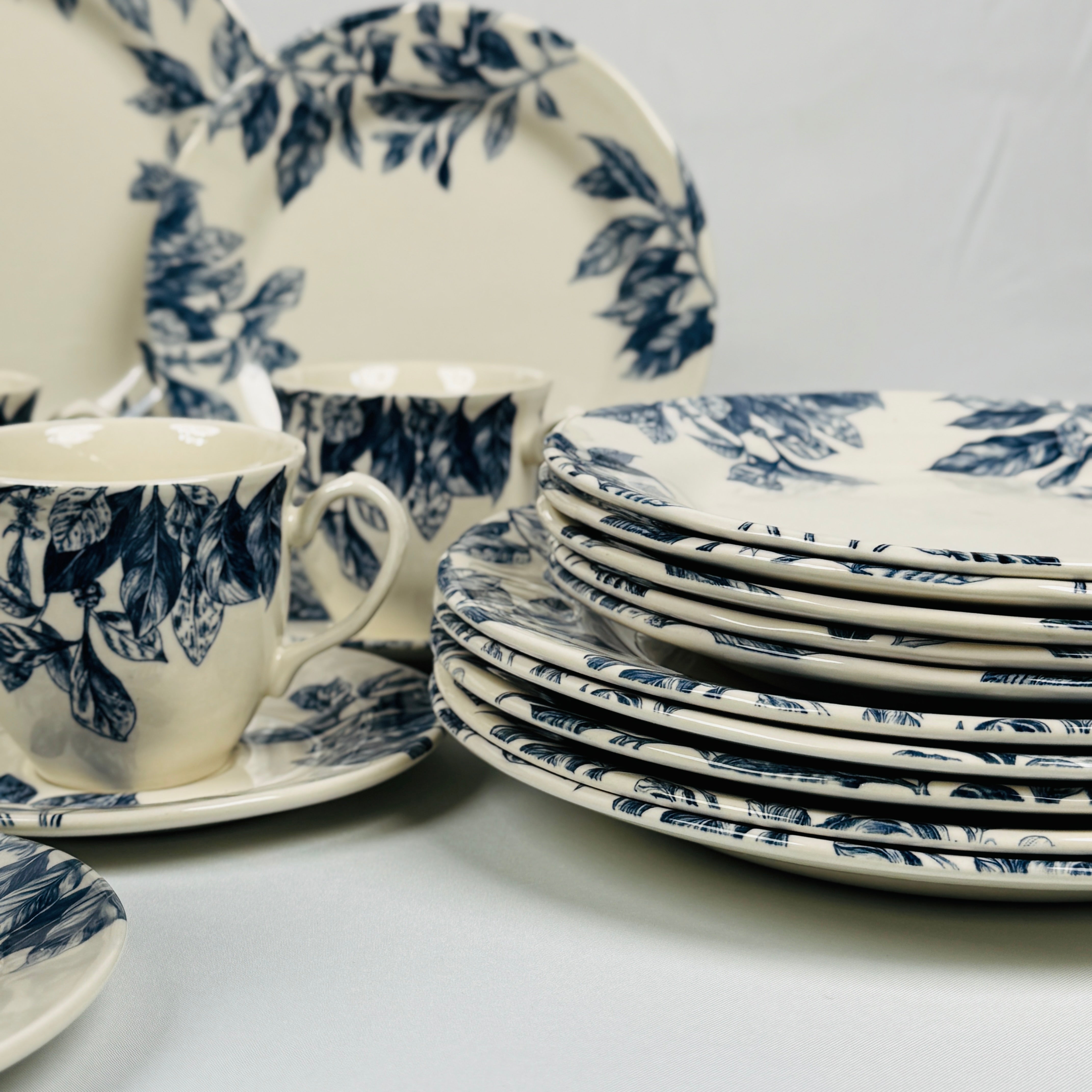 Botanical Leaf Blue Dinner Set - Claytan